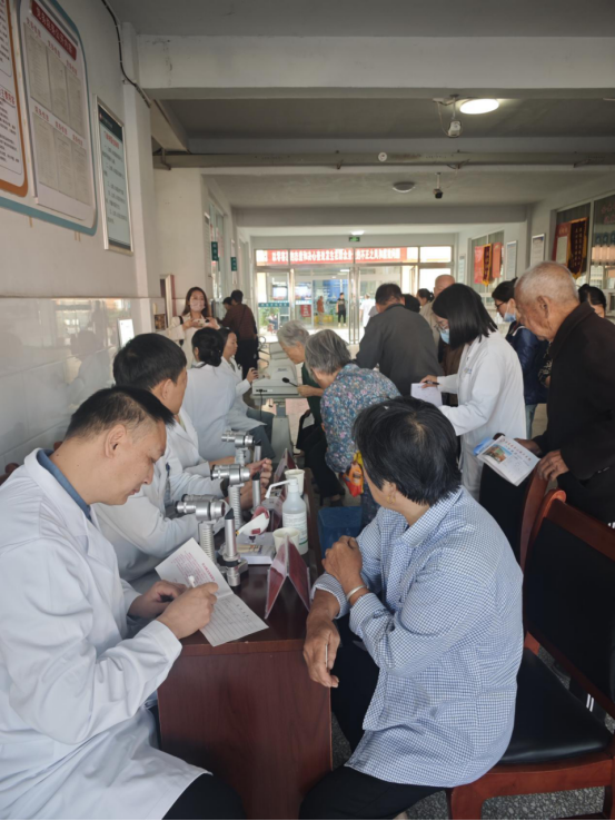鄭州普瑞眼科協(xié)助河南省老區(qū)建設促進會開展活動577